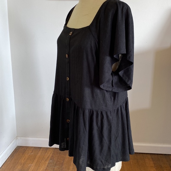 NEW Lane Bryant 18/20 black top with buttons - Picture 3 of 8
